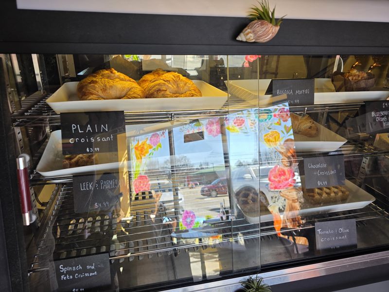 Roots Juice and Coffee Bar food